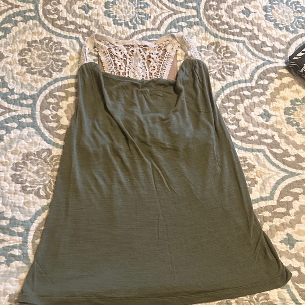 Banana Republic crochet macrame t back Olive Green tank Top built in bra